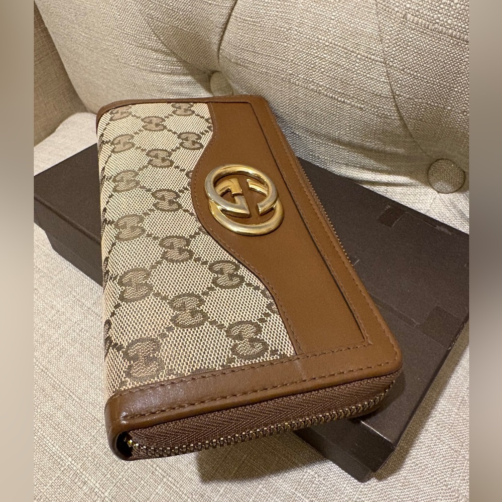 Gucci Monogram Brown and Cream Wallet - Picture 3 of 9